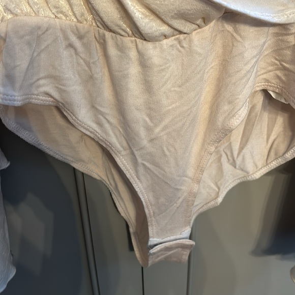 Altar’d State ruffled bodysuit NEW with TAGS - Picture 6 of 7